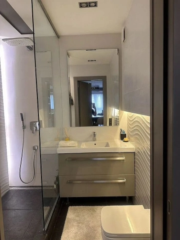 Купить трехкомнатную квартиру в Ростовской области. Вариант № 9905011, 7, площадь -  квм, цена 21999999 рублей