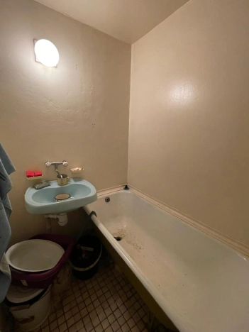 Купить трехкомнатную квартиру на вторичке в Калужской области. Вариант № 2999, 7, площадь -  квм, цена 1100000 рублей