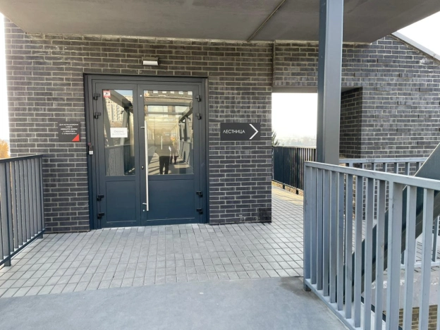 Купить однокомнатную квартиру на вторичке в районе Октябрьский в Новосибирске. Вариант № 7844590, 35, площадь -  квм, цена 8499000 рублей