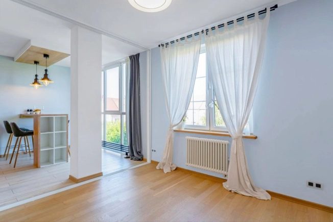 Купить четырехкомнатную квартиру в Калининградской области. Вариант № 546755, 6, площадь -  квм, цена 18900000 рублей