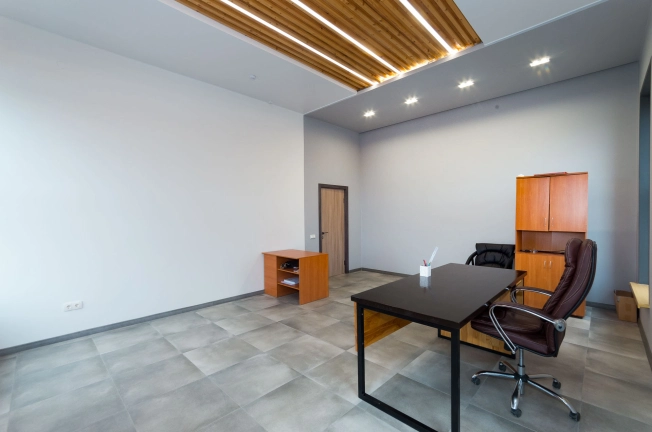 Снять коммерческую недвижимость в Тобольске. Вариант № 1115, 8, площадь -  квм, цена 180000 рублей