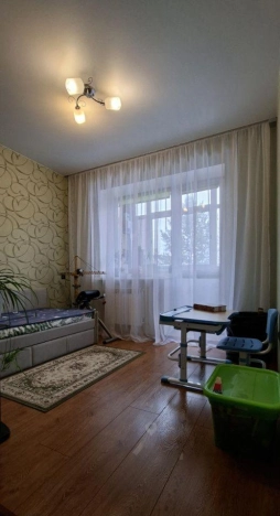 Купить трехкомнатную квартиру в Новосибирске. Вариант № 9858541, 18, площадь -  квм, цена 10800000 рублей