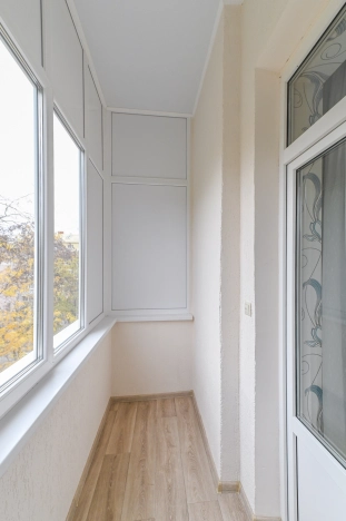 Купить трехкомнатную квартиру в Ростовской области. Вариант № 9589895, 10, площадь -  квм, цена 15500000 рублей