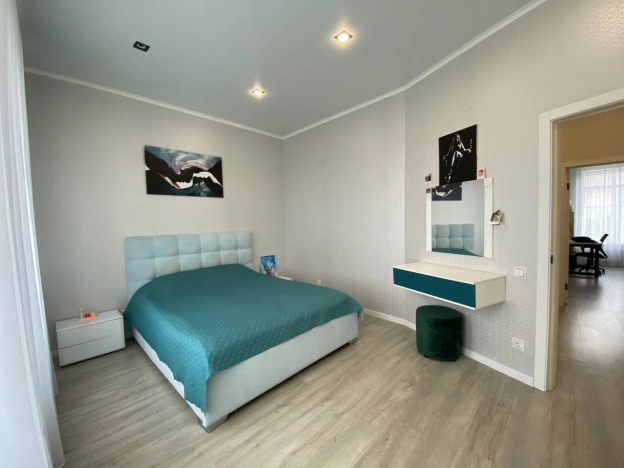 Купить дом в Микрорайоне Прометей, Октябрьский в Октябрьском. Вариант № 10335316, 10, площадь -  квм, цена 15900000 рублей