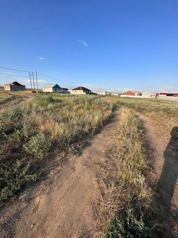 Купить земельный участок на улице Заречная в Республике Калмыкия. Вариант № 7950, 0, площадь -  квм, цена 860000 рублей