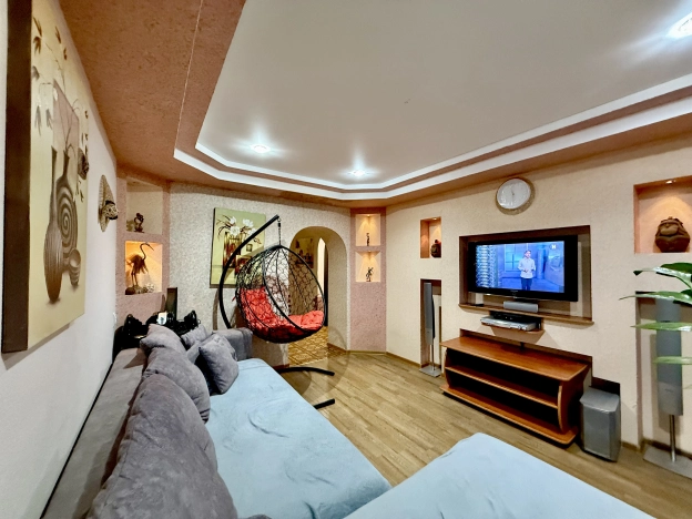 Купить квартиру на улице Колхозный переулок в Смоленске. Вариант № 10482794, 1, площадь -  квм, цена 5500000 рублей