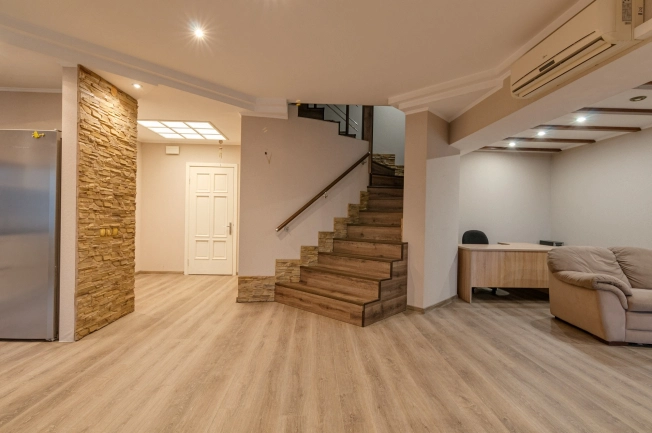 Купить квартиру в Вологодской области. Вариант № 7903724, 6, площадь -  квм, цена 28500000 рублей