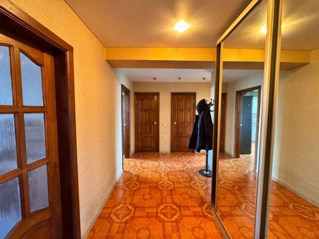 Купить квартиру на улице Галущака в Новосибирске. Вариант № 10464003, 3, площадь -  квм, цена 7300000 рублей