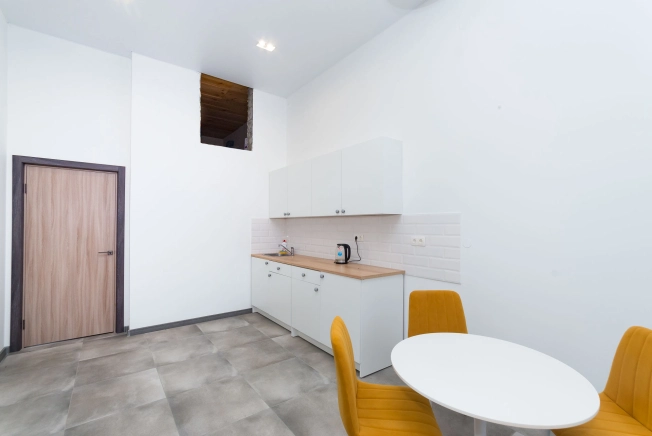 Снять коммерческую недвижимость в Тобольске. Вариант № 1115, 11, площадь -  квм, цена 180000 рублей