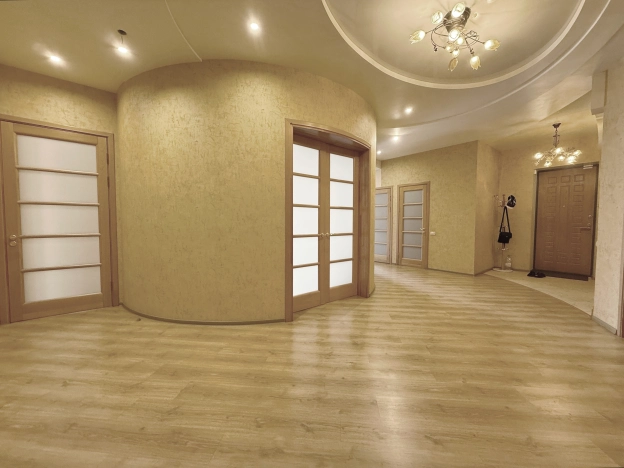 Купить четырехкомнатную квартиру в Иванове. Вариант № 1207232, 14, площадь -  квм, цена 16700000 рублей