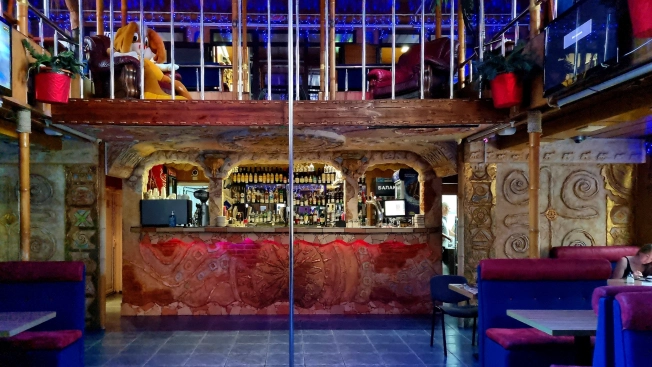 Купить готовый бизнес в Алуште. Вариант № 17327, 3, площадь -  квм, цена 350000000 рублей