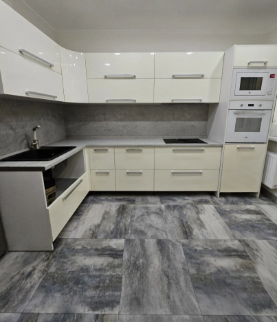 Купить трехкомнатную квартиру в Ростовской области. Вариант № 10396641, 1, площадь -  квм, цена 16450000 рублей