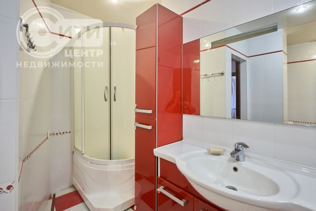 Купить квартиру на вторичке на улице Переверткина в Воронеже. Вариант № 14561, 14, площадь -  квм, цена 9650000 рублей