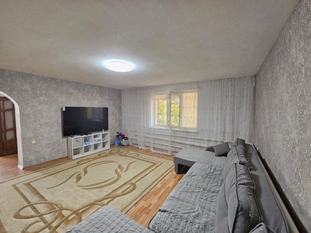 Купить дом в Элисте. Вариант № 7774976, 8, площадь -  квм, цена 5900000 рублей