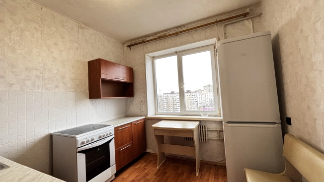 Купить двухкомнатную квартиру на вторичке в Микрорайоне Будённого, Старый Оскол в Старом Осколе. Вариант № 10775647, 2, площадь -  квм, цена 4565000 рублей