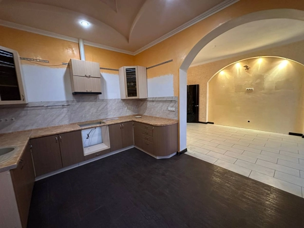 . Вариант № 10291537, 0, площадь - 75.9 квм, цена 10200000 рублей