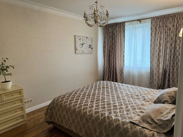 Купить квартиру в Москве. Вариант № 9971049, 27, площадь -  квм, цена 46900000 рублей