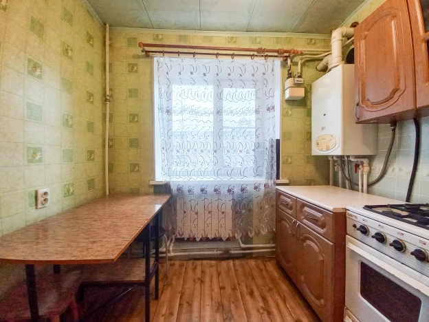 Купить однокомнатную квартиру в Ивановской области. Вариант № 8865573, 4, площадь -  квм, цена 1300000 рублей