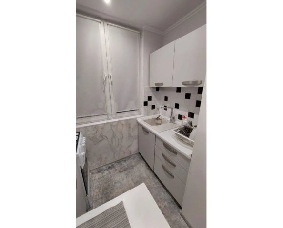 Купить трехкомнатную квартиру на вторичке в Микрорайоне 8-й, Элиста в Элисте. Вариант № 14035, 5, площадь -  квм, цена 7000000 рублей