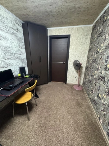 Купить трехкомнатную квартиру в Сыктывкаре. Вариант № 22081, 14, площадь -  квм, цена 9400000 рублей