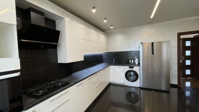 Купить двухкомнатную квартиру на улице Калининградский переулок в Калининградской области. Вариант № 48878, 7, площадь -  квм, цена 7900000 рублей