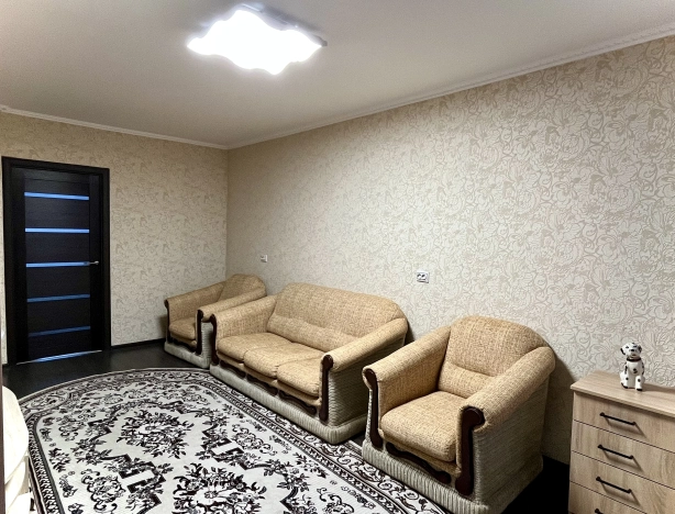 Снять квартиру в Тобольске. Вариант № 9459290, 5, площадь -  квм, цена 45000 рублей