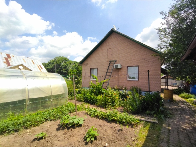 Купить дом на улице Кустарный переулок в Приморском крае. Вариант № 24857, 2, площадь -  квм, цена 12000000 рублей