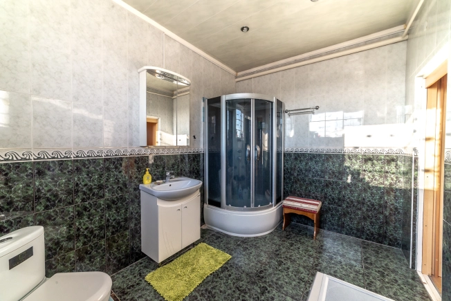 Купить дом на улице Спасская в Краснодаре. Вариант № 3960680, 33, площадь -  квм, цена 24950000 рублей