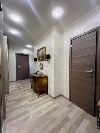 Купить трехкомнатную квартиру в Калининграде. Вариант № 10540565, 18, площадь -  квм, цена 20000000 рублей