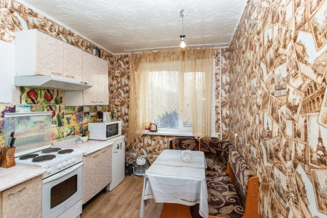 Купить квартиру в Тобольске. Вариант № 10410889, 0, площадь -  квм, цена 3100000 рублей