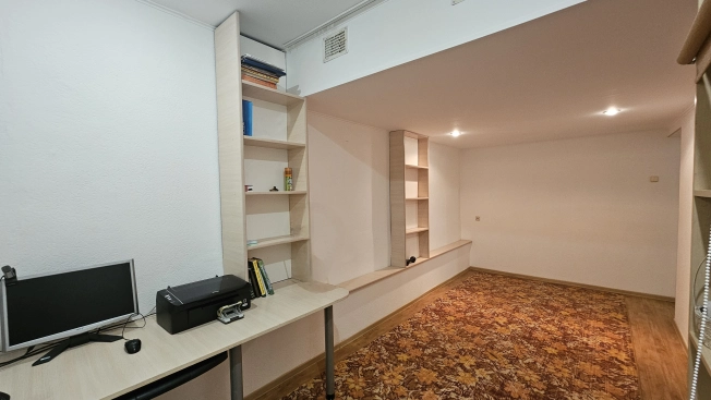 Купить трехкомнатную квартиру в Калининграде. Вариант № 9265098, 11, площадь -  квм, цена 8690000 рублей