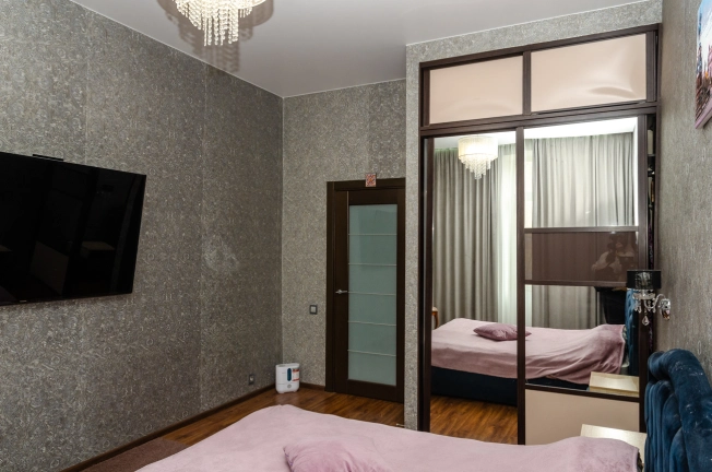 Купить трехкомнатную квартиру у метро Октябрьская в Новосибирске. Вариант № 420251, 3, площадь -  квм, цена 11000000 рублей