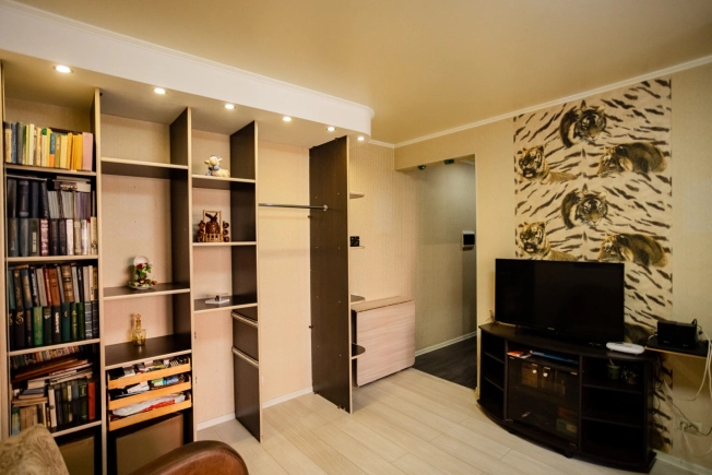 Купить двухкомнатную квартиру в Омске. Вариант № 2055491, 3, площадь -  квм, цена 5100000 рублей