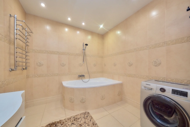 Купить двухкомнатную квартиру в районе Железнодорожный в Рязани. Вариант № 3975570, 12, площадь -  квм, цена 13850000 рублей