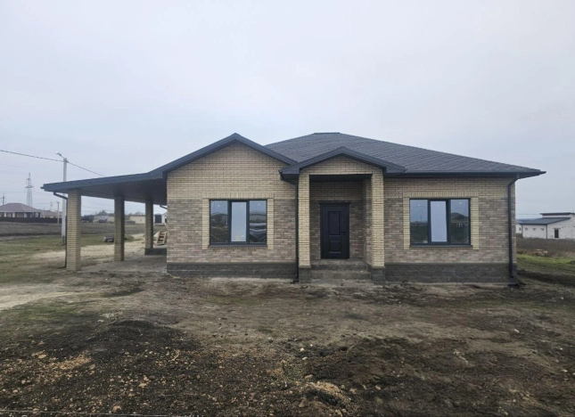 Купить дом в Строителе. Вариант № 10706358, 0, площадь -  квм, цена 9700000 рублей