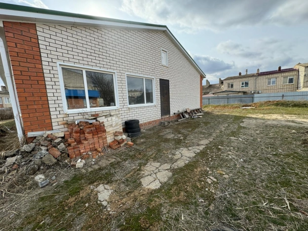 Купить дом на улице Мечникова в Элисте. Вариант № 25055, 5, площадь -  квм, цена 6800000 рублей