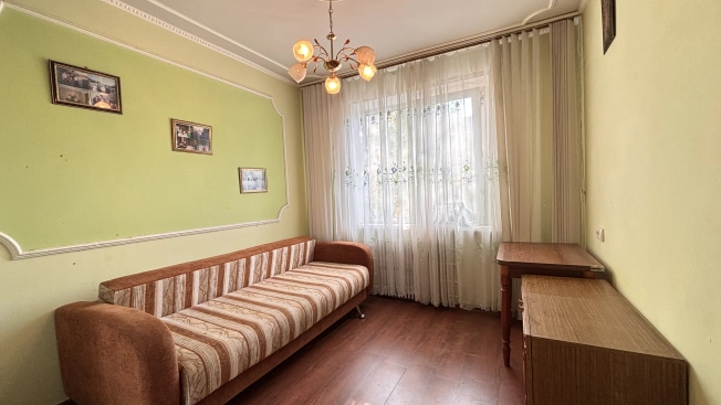 Купить трехкомнатную квартиру в Старом Осколе. Вариант № 5547655, 7, площадь -  квм, цена 6300000 рублей