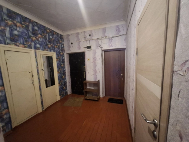 Купить комнату в Иркутской области. Вариант № 10454686, 3, площадь -  квм, цена 1050000 рублей