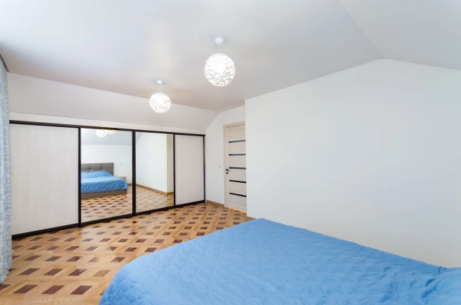 Купить дом на улице Карла Маркса в Тюменской области. Вариант № 1235, 7, площадь -  квм, цена 10000000 рублей