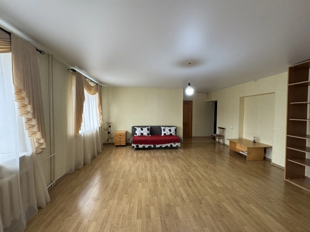 Купить однокомнатную квартиру на улице Олимпийская в Калининградской области. Вариант № 3037179, 4, площадь -  квм, цена 3640000 рублей