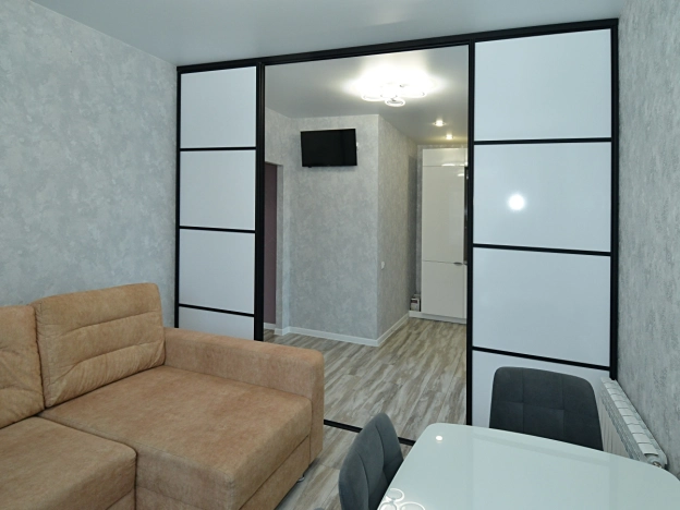 Купить однокомнатную квартиру в ЦАО в Новосибирске. Вариант № 10004, 4, площадь -  квм, цена 6990000 рублей