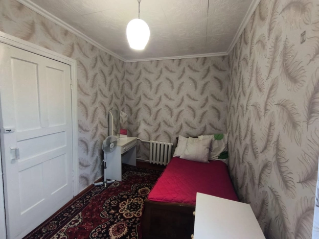 Купить дом на улице Октябрьская в Курской области. Вариант № 5455213, 4, площадь -  квм, цена 3400000 рублей