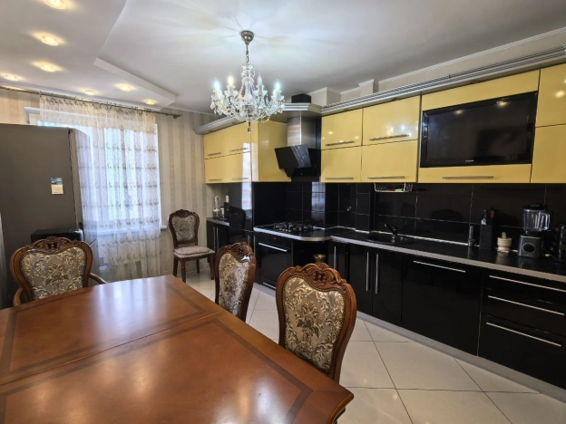 Купить двухкомнатную квартиру на улице Генерала Толстикова в Калининграде. Вариант № 231628, 10, площадь -  квм, цена 9000000 рублей