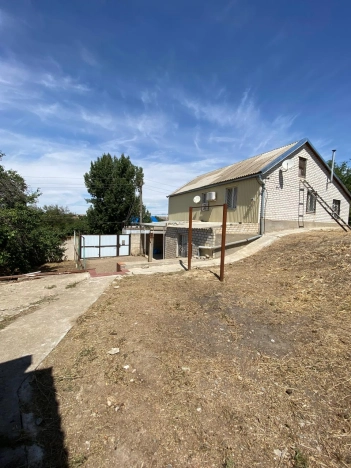 Купить дом на улице Парковая в Элисте. Вариант № 10290, 14, площадь -  квм, цена 8000000 рублей