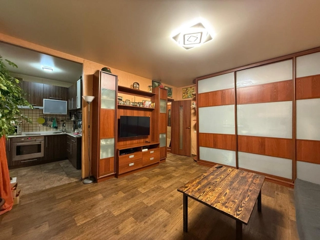 Купить квартиру в районе Ленинский в Новосибирске. Вариант № 1937983, 2, площадь -  квм, цена 3000000 рублей