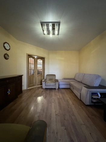 Купить двухкомнатную квартиру на улице Ангарская в Волгограде. Вариант № 12174, 3, площадь -  квм, цена 5500000 рублей