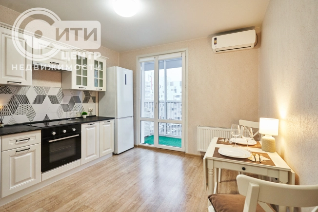 Купить однокомнатную квартиру на улице Урицкого в Воронеже. Вариант № 9814355, 4, площадь -  квм, цена 5150000 рублей