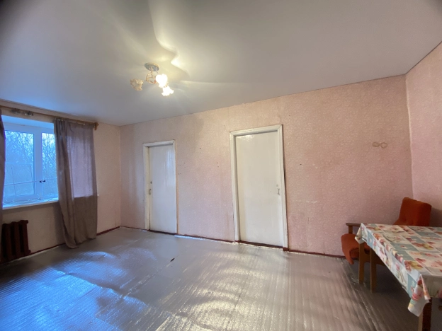 Купить четырехкомнатную квартиру в Рязанской области. Вариант № 10442980, 19, площадь -  квм, цена 1200000 рублей