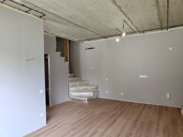 Купить трехкомнатную квартиру на улице Железнодорожная в Тюменской области. Вариант № 2592370, 5, площадь -  квм, цена 7200000 рублей