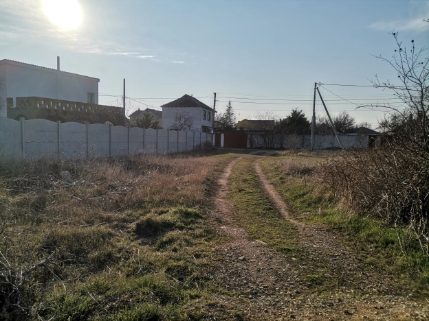 Купить земельный участок в Республике Крым. Вариант № 9811008, 1, площадь -  квм, цена 2700000 рублей